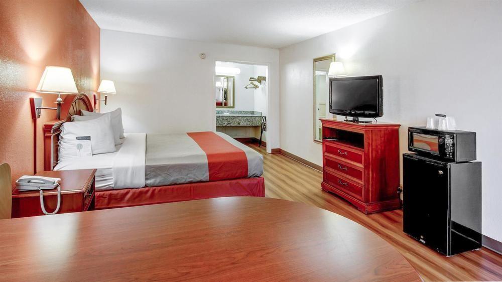 Red Roof Inn Forsyth Esterno foto