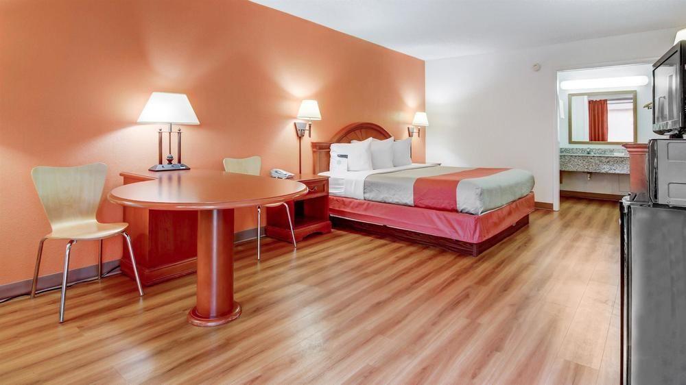 Red Roof Inn Forsyth Esterno foto
